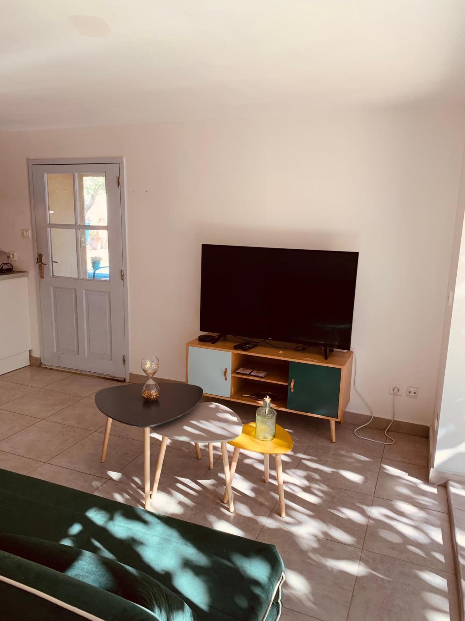 Appartement Independant Avec Jardin Et Acces Piscine Nimes Bagian luar foto
